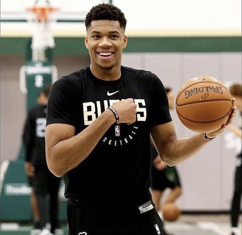 既能抢篮板 既能抢篮板